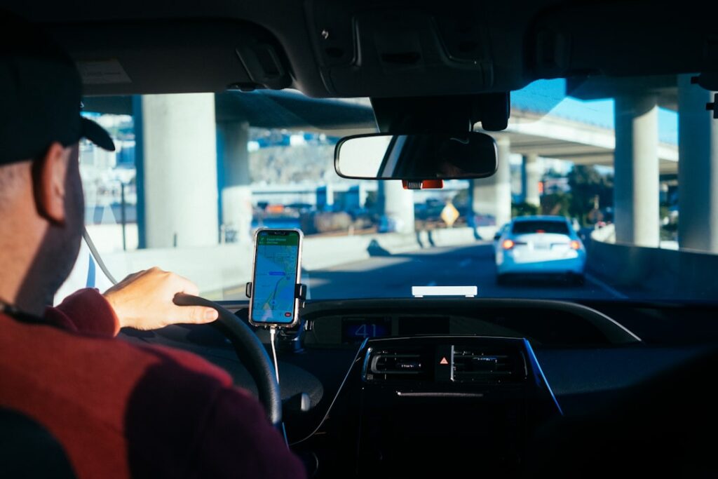 découvrez notre service de taxi fiable et rapide, disponible 24/7 pour tous vos déplacements. profitez d'une expérience de transport confortable et sécurisée, avec des chauffeurs professionnels et courtois à votre disposition.