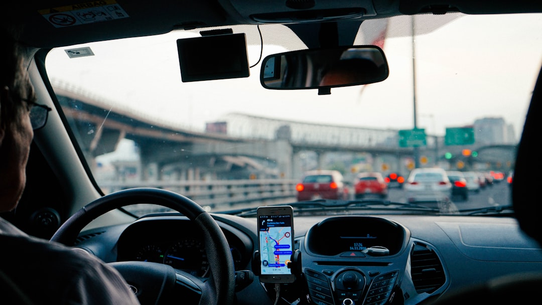 découvrez notre service de taxi fiable et rapide, disponible 24/7. que ce soit pour un trajet court ou un voyage longue distance, notre flotte de véhicules vous garantit un transport confortable et sûr. réservez dès maintenant pour un déplacement serein.