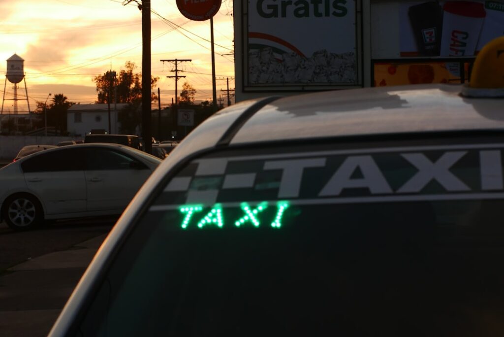 découvrez les tarifs des taxis, les différents types de courses, et les astuces pour économiser sur vos déplacements. informez-vous sur les prix actuels et les éléments qui influencent le coût d'un taxi en france.