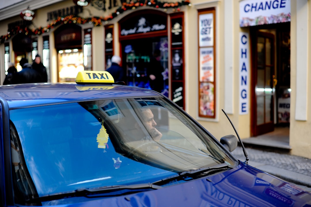 découvrez les tarifs des taxis : comparatif des prix, conseils pour économiser et informations essentielles pour vos déplacements en taxi dans votre ville.