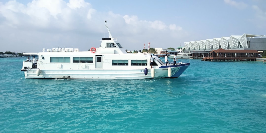 découvrez les tarifs des taxis bateaux velana aux maldives pour planifier vos déplacements en toute sérénité. informations à jour et conseils pratiques.