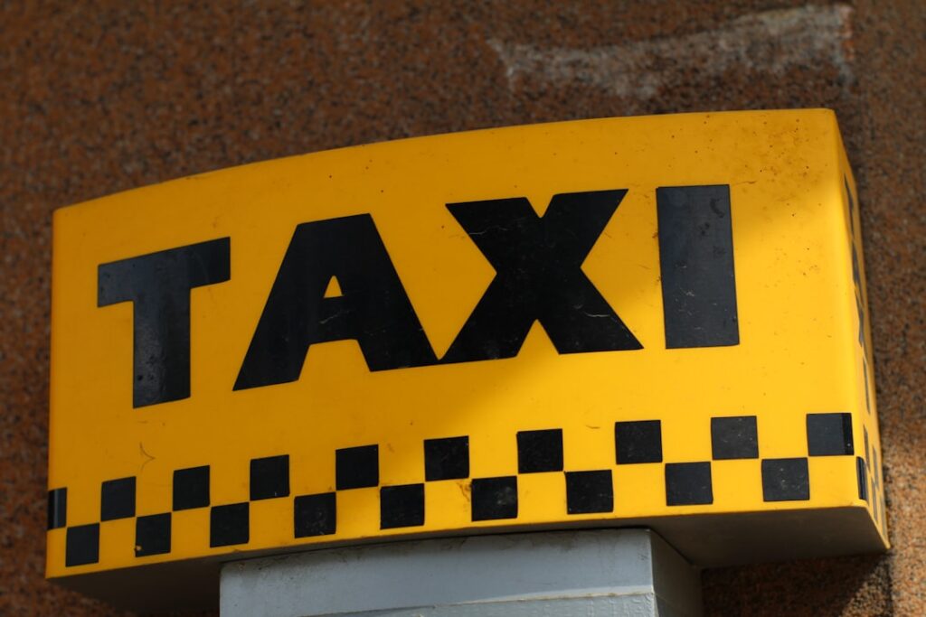 découvrez tout sur les tarifs réglementés des taxis : transparence, sécurité et prix encadrés pour vos déplacements en toute confiance.