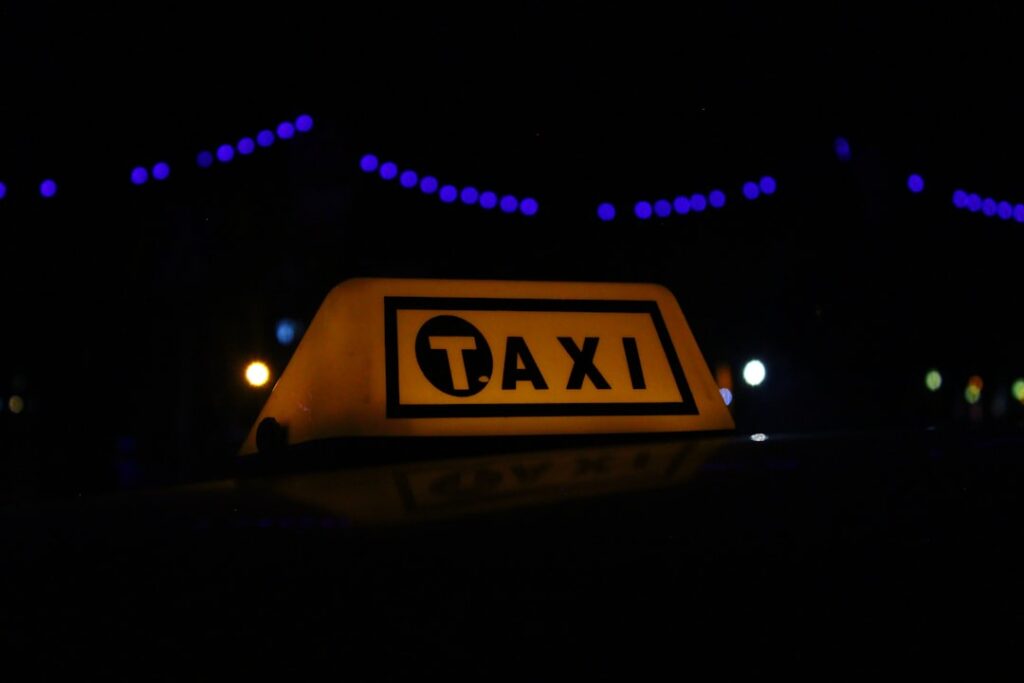 trouvez rapidement un taxi fiable et confortable avec notre guide complet des services de taxi près de chez vous.