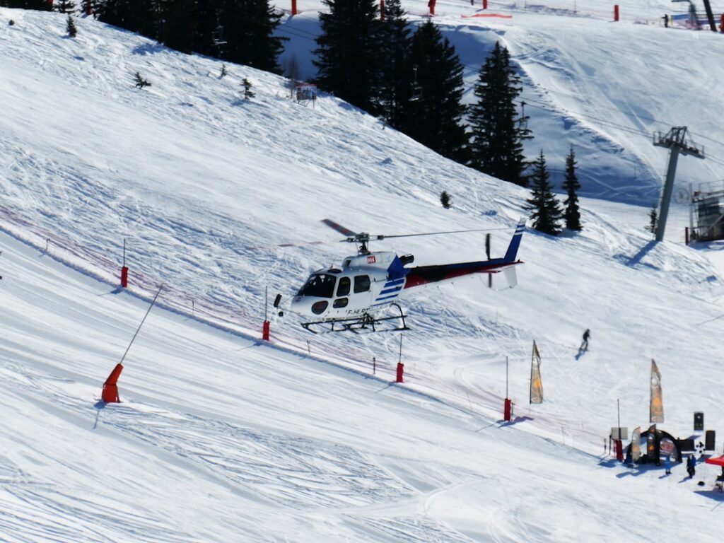 découvrez le coût du ski taxi pour organiser facilement vos transferts vers les stations de ski et profiter au mieux de votre séjour.