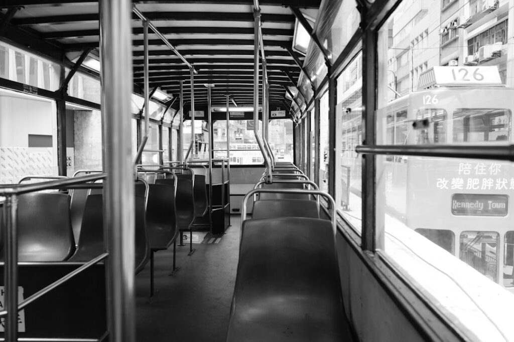 découvrez les différentes options de transport disponibles pour vos déplacements : voitures, transports en commun, vélos et plus encore.