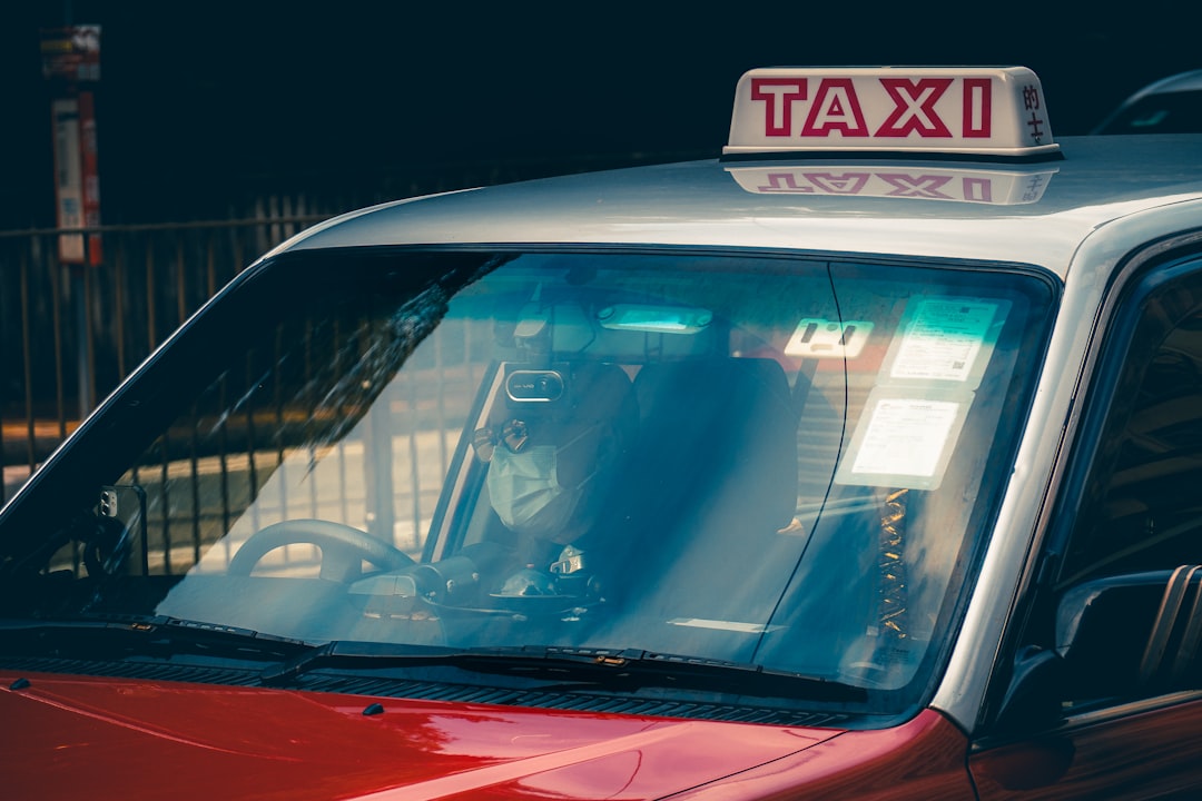 découvrez nos tarifs fixes pour les trajets en taxi, sans surprise ni supplément. réservez votre course en toute sérénité avec un prix clair et garanti.