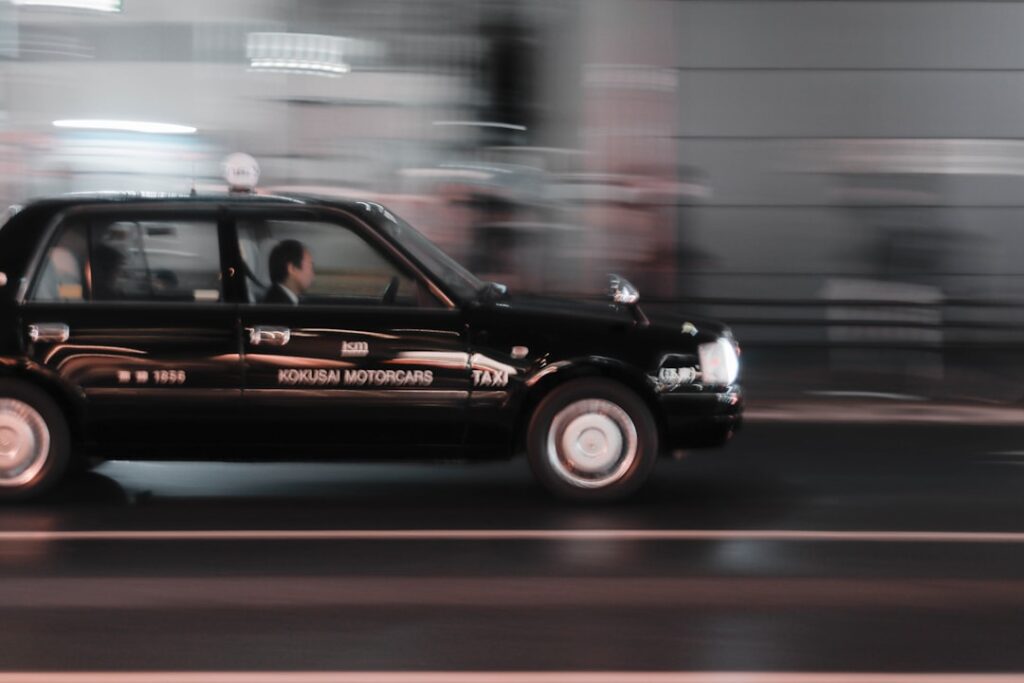 guide complet du taxi longue distance pour un voyage confortable, économique et sans stress. découvrez nos conseils pour choisir le meilleur service de taxi sur de longues distances.